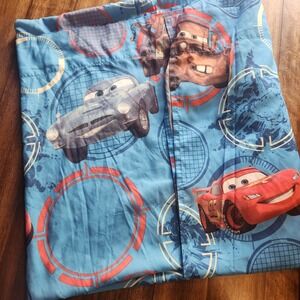 Disney Pixar Cars 2 Lightning McQueen Finn McMissile
Flat sheet 65x95" approx